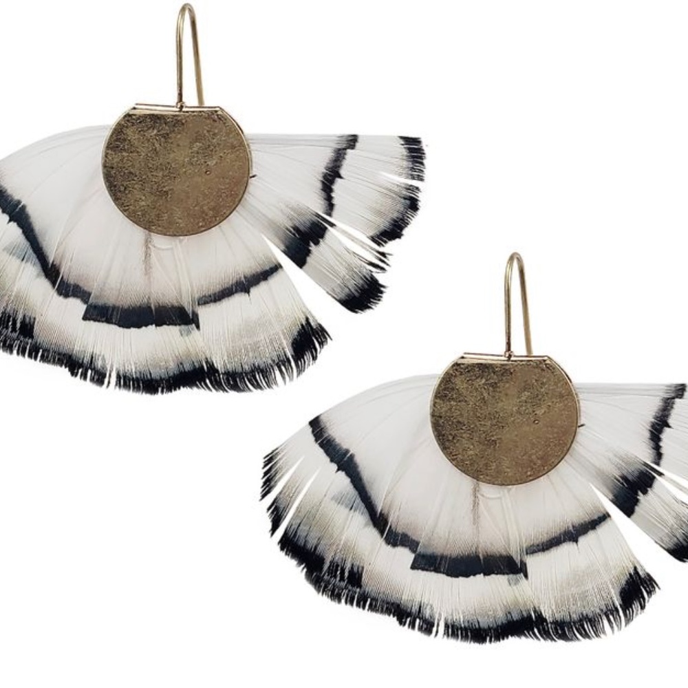 Black & White Feather Earrings and Necklace **NEW**